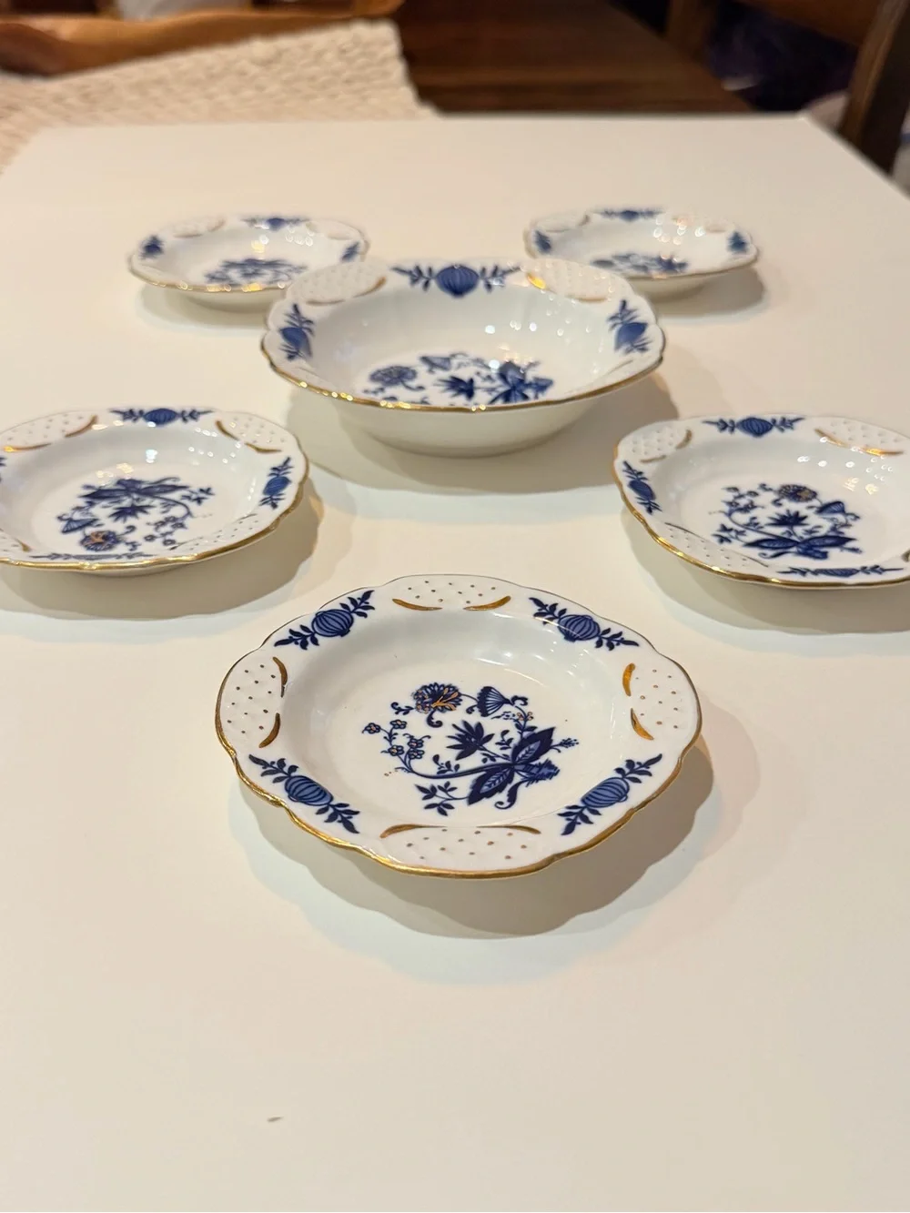 Ceroc Cluj-Napoca porcelain set from Romania blue onion pattern w/ gold trim